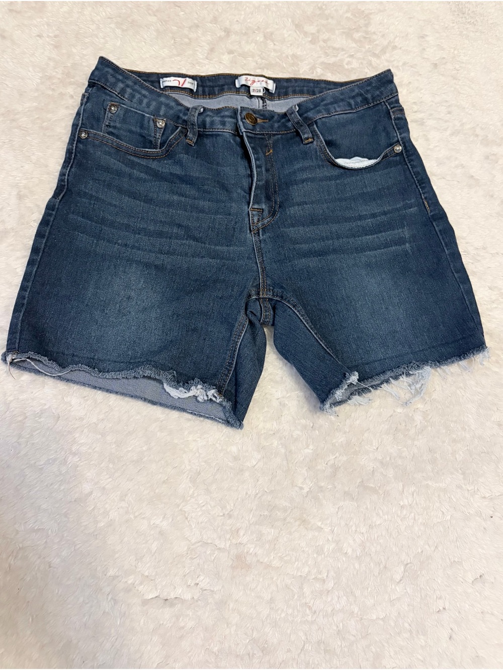 Vigoss Women's Dark-Wash Raw-Hem Denim Shorts size 28